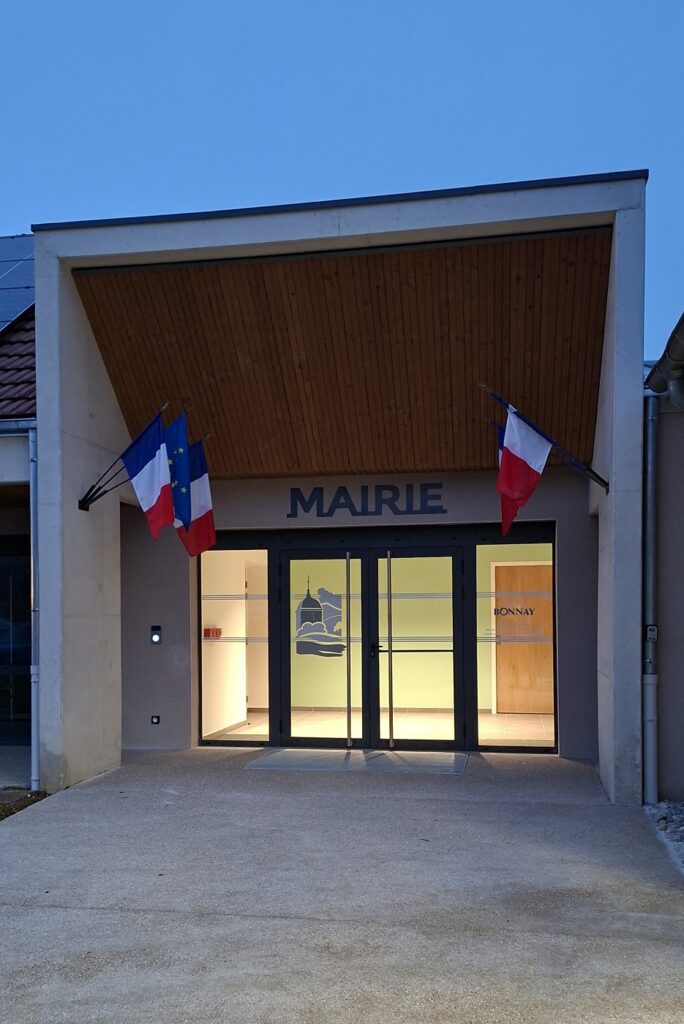 Entrée mairie Bonnay illuminée