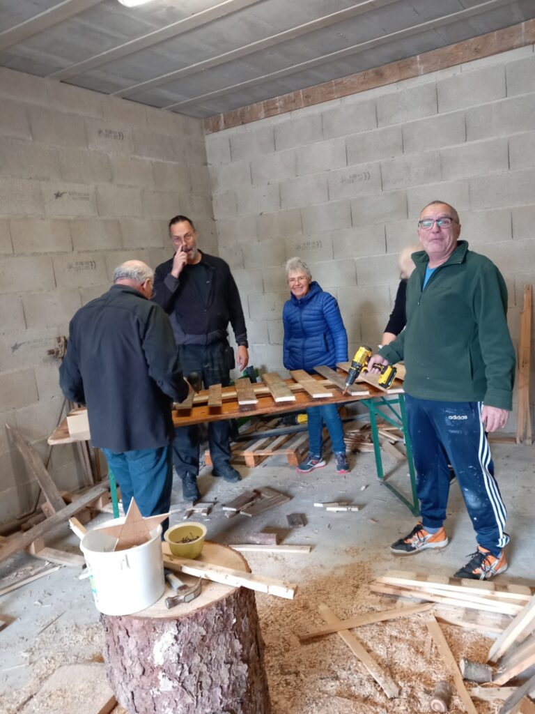 Atelier décos de Noël commune de Bonnay